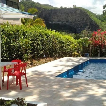 Casa Familiar Y De Descanso Villa Lorenza - Apulo Cund. 외부 사진