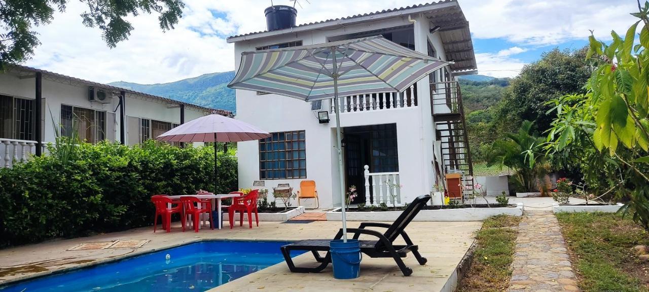 Casa Familiar Y De Descanso Villa Lorenza - Apulo Cund. 외부 사진
